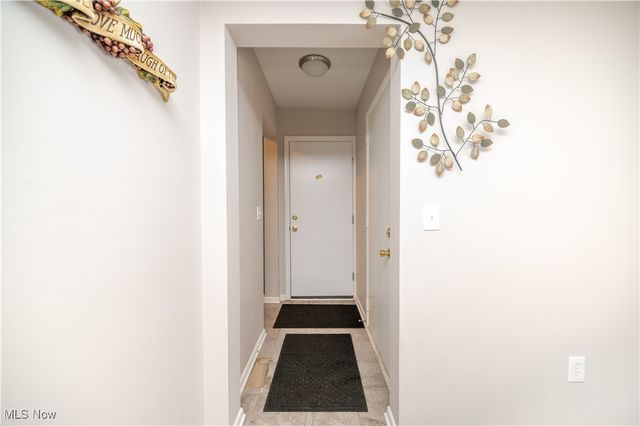 6942 Woodwalk Drive, Brecksville, OH 44141