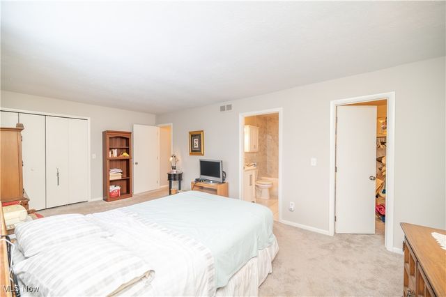 6942 Woodwalk Drive, Brecksville, OH 44141