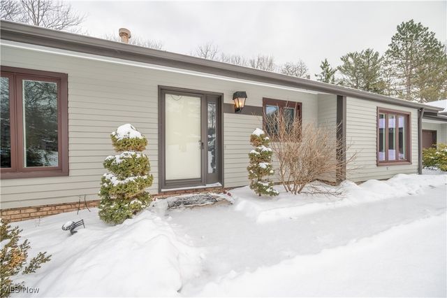 6942 Woodwalk Drive, Brecksville, OH 44141