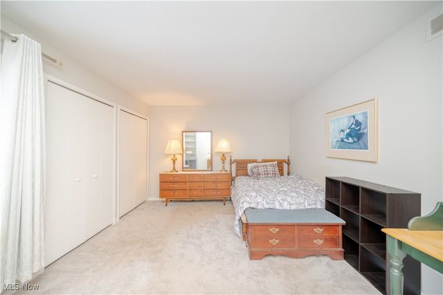 6942 Woodwalk Drive, Brecksville, OH 44141