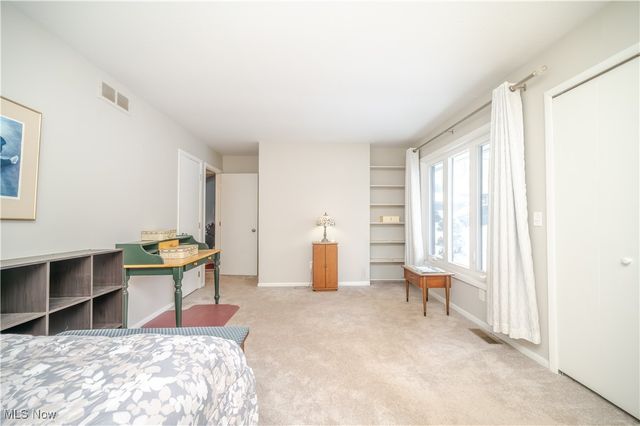 6942 Woodwalk Drive, Brecksville, OH 44141