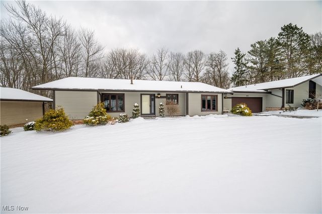 6942 Woodwalk Drive, Brecksville, OH 44141