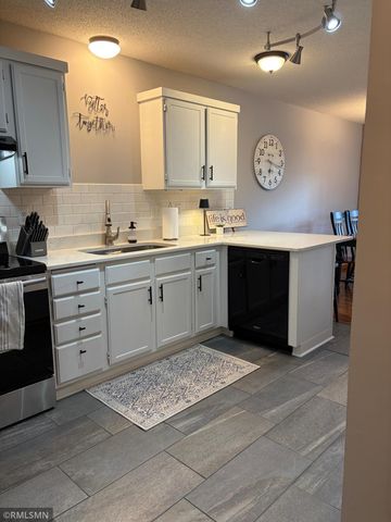 4126 Durham Court 136, Eagan, MN 55122