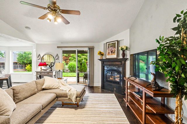 545 Diego Court, Central Point, OR 97502