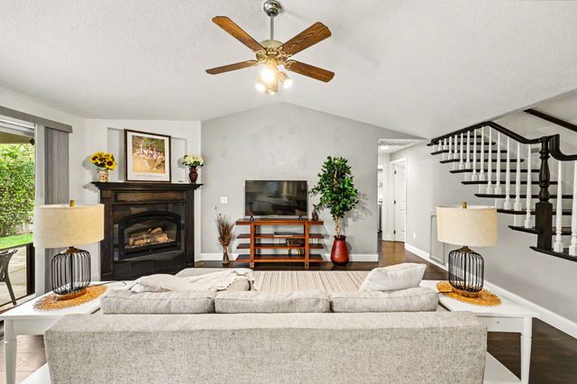 545 Diego Court, Central Point, OR 97502