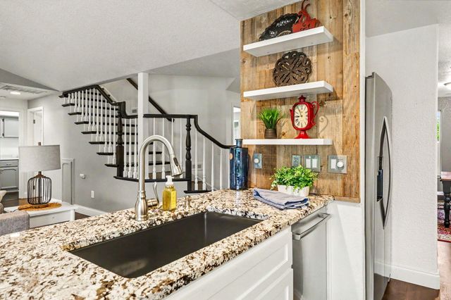 545 Diego Court, Central Point, OR 97502