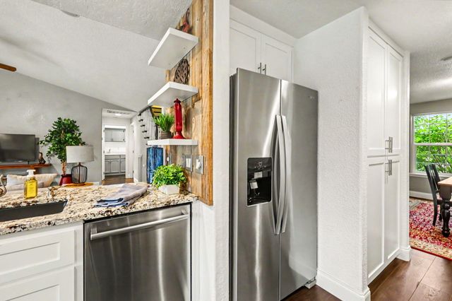 545 Diego Court, Central Point, OR 97502