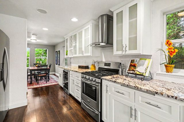 545 Diego Court, Central Point, OR 97502