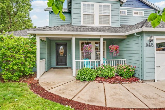 545 Diego Court, Central Point, OR 97502