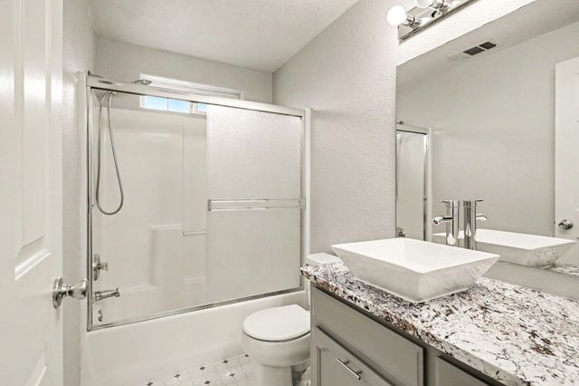 545 Diego Court, Central Point, OR 97502