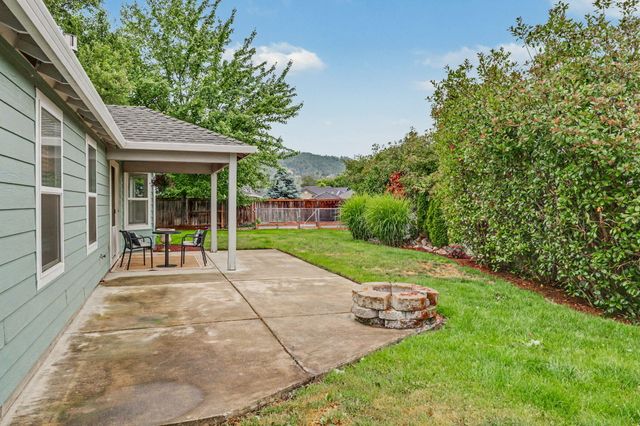 545 Diego Court, Central Point, OR 97502
