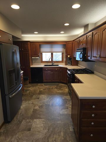 77 23rd Avenue N, Fargo, ND 58102