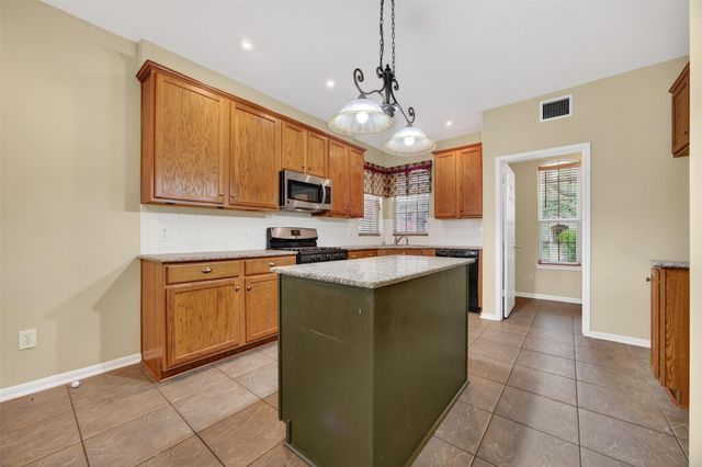 2107 Blue Water Bay Drive, Katy, TX 77494