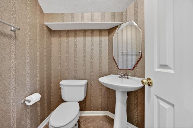 2107 Blue Water Bay Drive, Katy, TX 77494