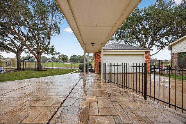 2107 Blue Water Bay Drive, Katy, TX 77494