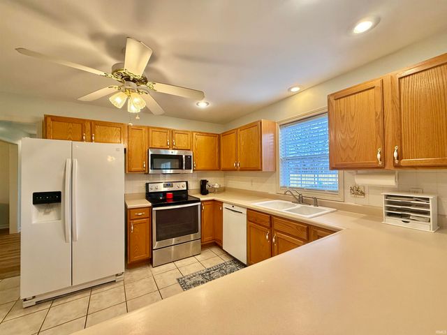 9140 Southport Drive, Evansville, IN 47711