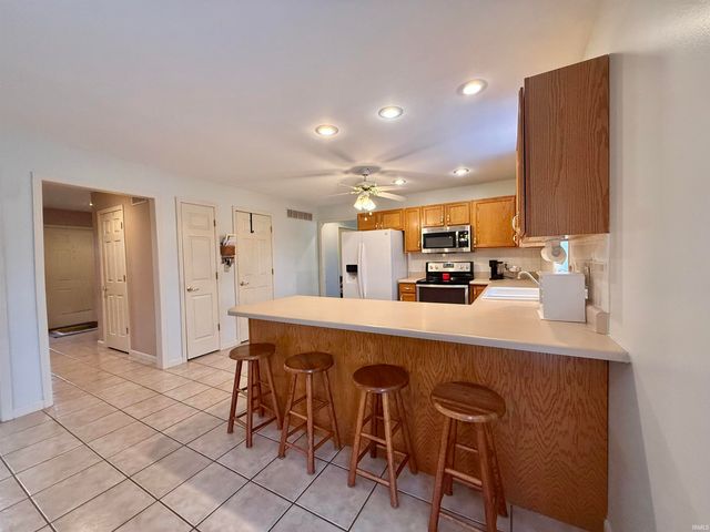 9140 Southport Drive, Evansville, IN 47711