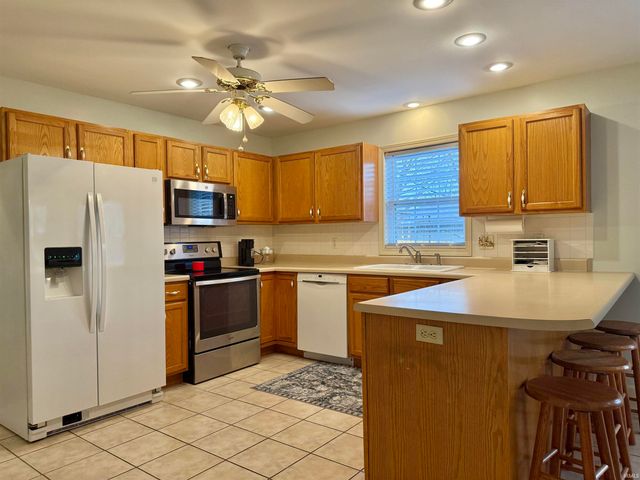 9140 Southport Drive, Evansville, IN 47711