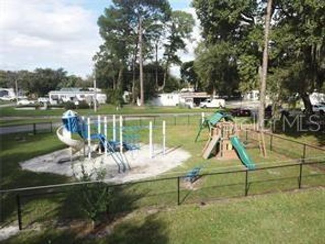 121 PINE TREE DRIVE, Debary, FL 32713