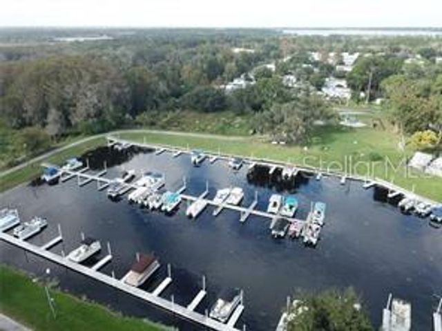121 PINE TREE DRIVE, Debary, FL 32713