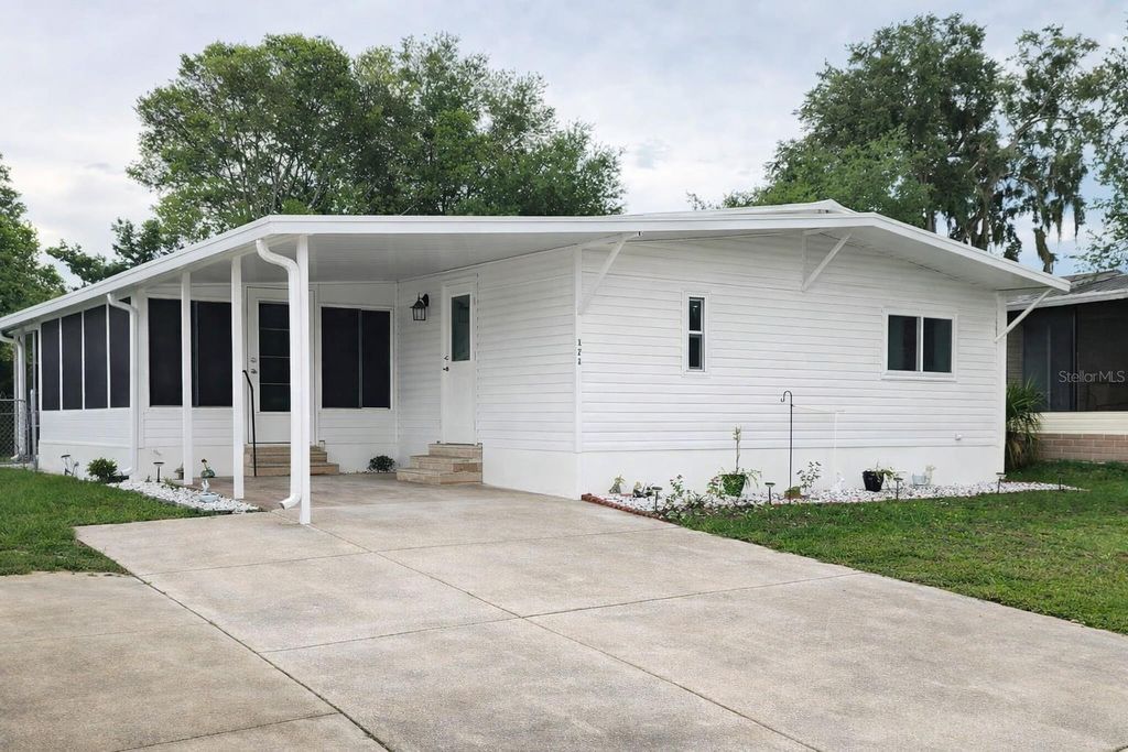 121 PINE TREE DRIVE, Debary, FL 32713