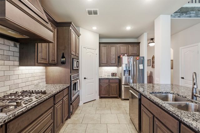 1112 Bear Oak Drive, Burleson, TX 76028