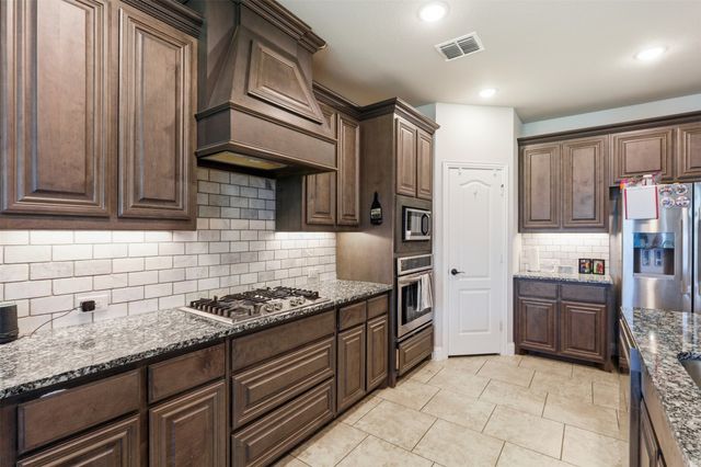 1112 Bear Oak Drive, Burleson, TX 76028
