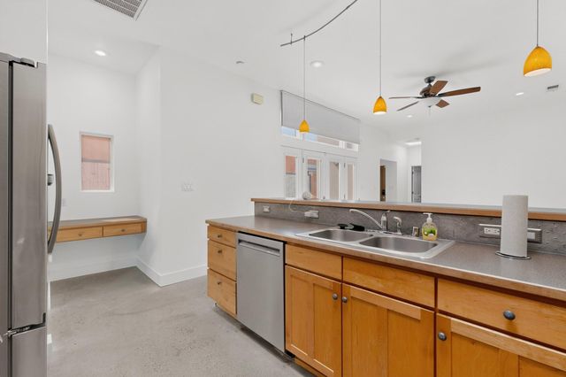 506 Coal Avenue SW, Albuquerque, NM 87102