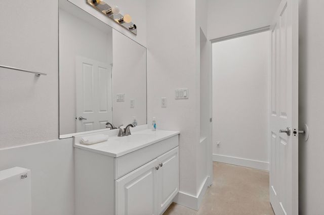 506 Coal Avenue SW, Albuquerque, NM 87102