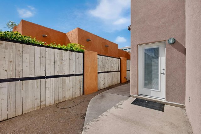 506 Coal Avenue SW, Albuquerque, NM 87102