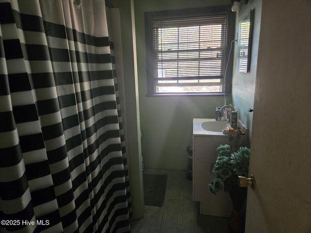 1117 Candlewood Drive, Kinston, NC 28501