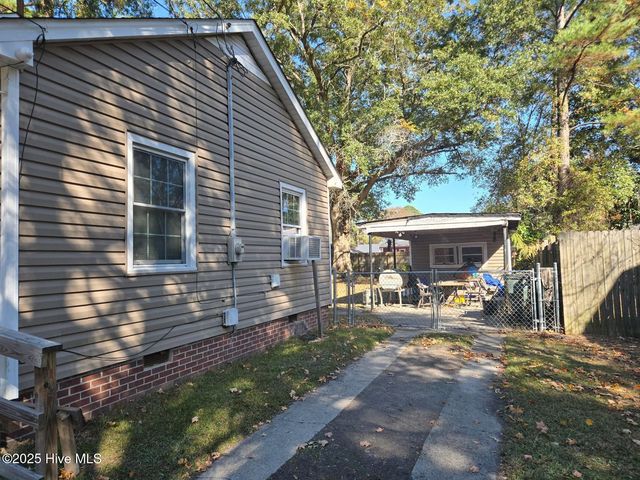 1117 Candlewood Drive, Kinston, NC 28501