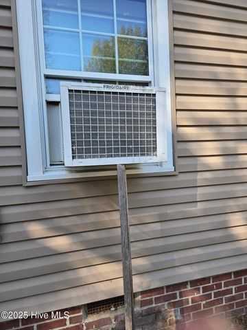 1117 Candlewood Drive, Kinston, NC 28501