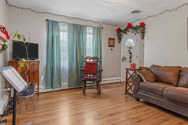 1121 Clay ST, Franklin, VA 23851