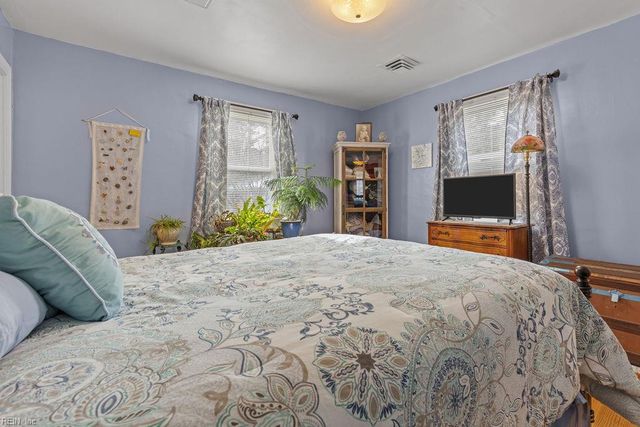 1121 Clay ST, Franklin, VA 23851