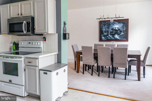 6707 CINNAMON DR, Philadelphia, PA 19128