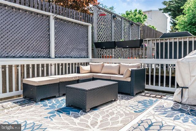 6707 CINNAMON DR, Philadelphia, PA 19128