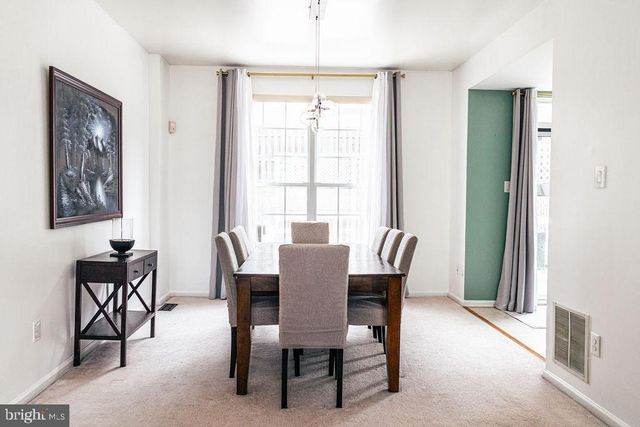 6707 CINNAMON DR, Philadelphia, PA 19128