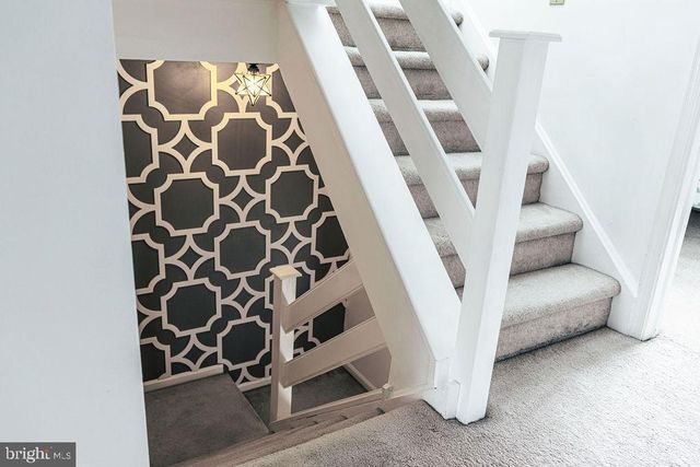 6707 CINNAMON DR, Philadelphia, PA 19128