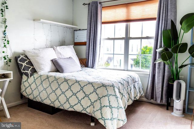 6707 CINNAMON DR, Philadelphia, PA 19128