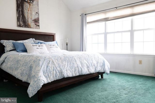 6707 CINNAMON DR, Philadelphia, PA 19128