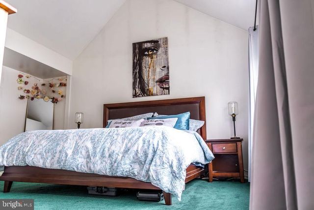 6707 CINNAMON DR, Philadelphia, PA 19128