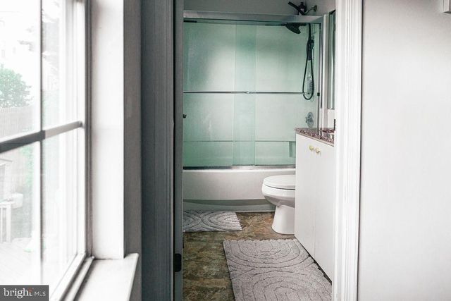 6707 CINNAMON DR, Philadelphia, PA 19128