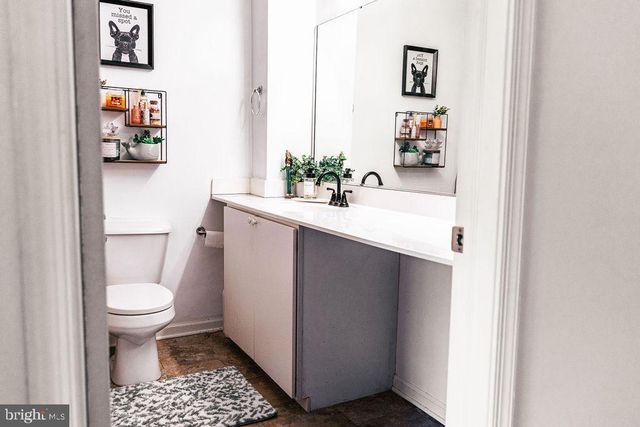 6707 CINNAMON DR, Philadelphia, PA 19128