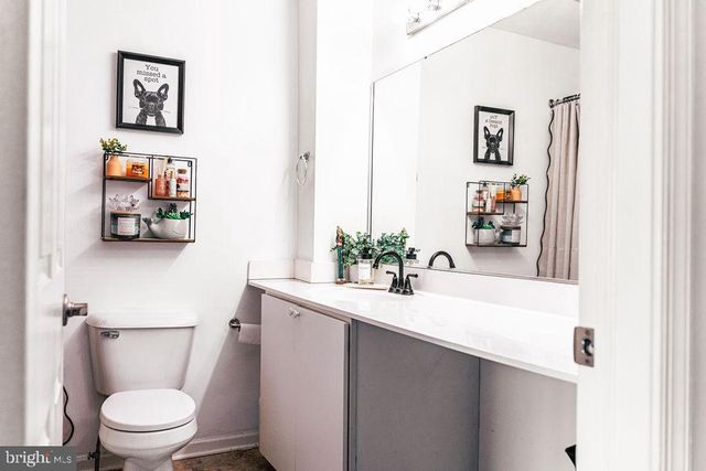 6707 CINNAMON DR, Philadelphia, PA 19128