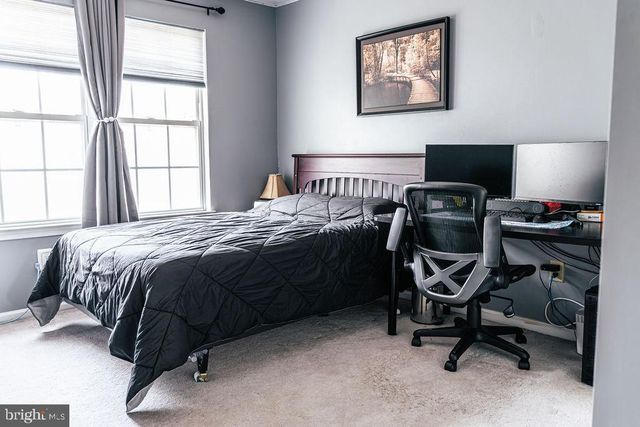 6707 CINNAMON DR, Philadelphia, PA 19128