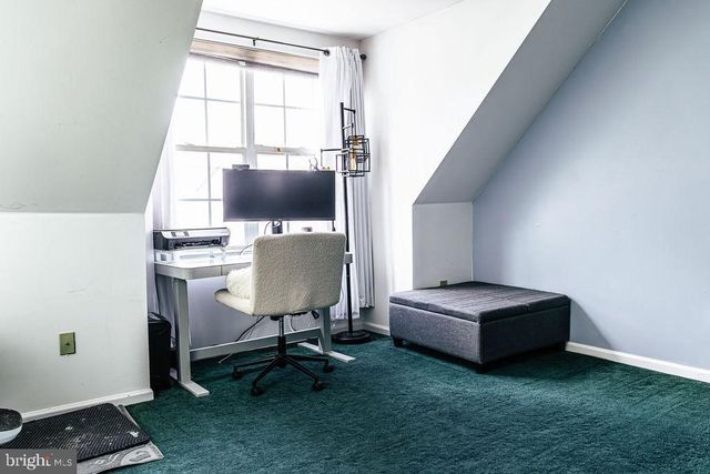 6707 CINNAMON DR, Philadelphia, PA 19128