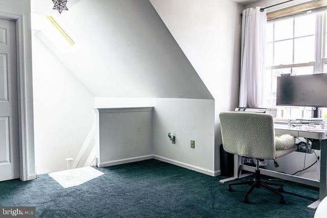 6707 CINNAMON DR, Philadelphia, PA 19128