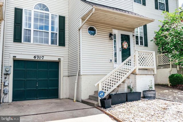 6707 CINNAMON DR, Philadelphia, PA 19128