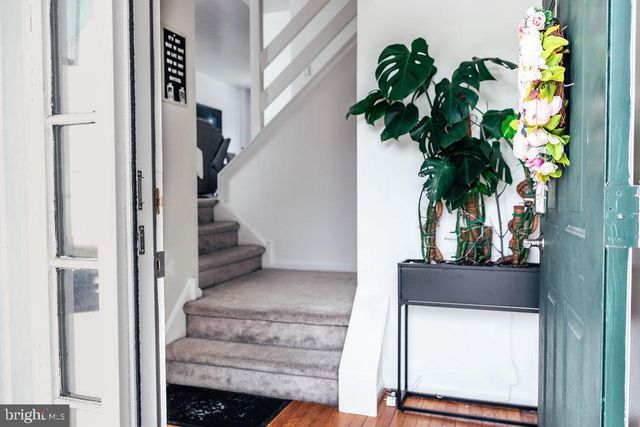 6707 CINNAMON DR, Philadelphia, PA 19128